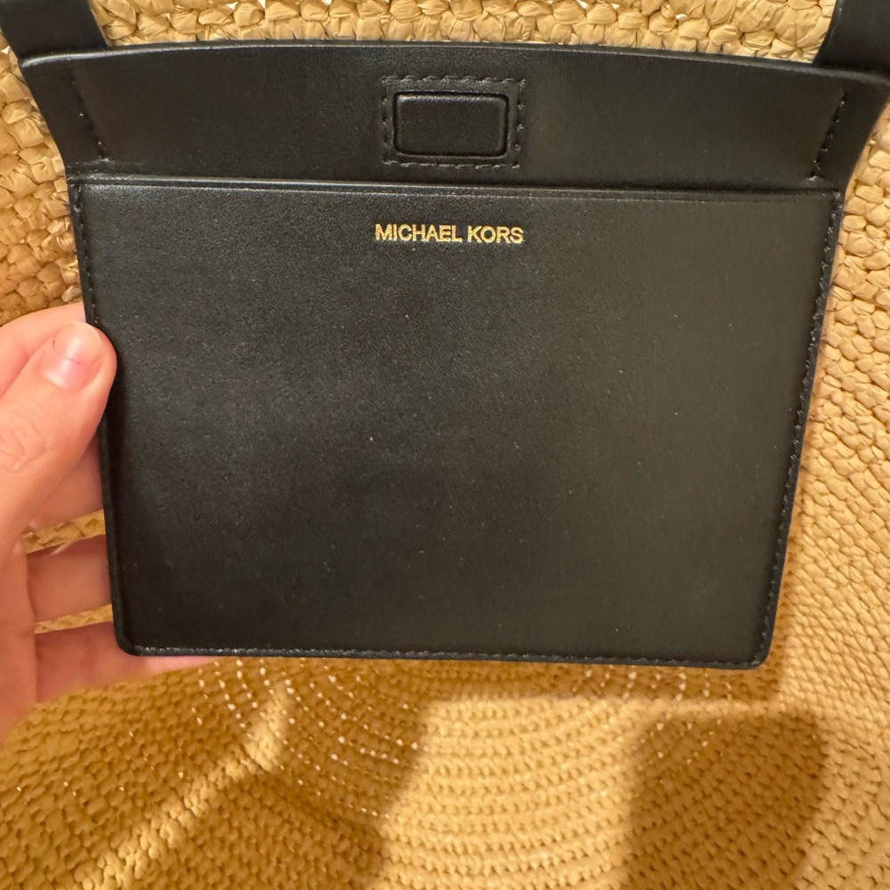 Michael Kors Isa Raffia Tote Large - Picture 9 of 14